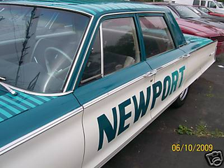 Illustration for article titled 1965 Chrysler Newport Is Homage To Cigarette Pack, Seller Claims It Fits 10 Dead Prostitutes In Trunk